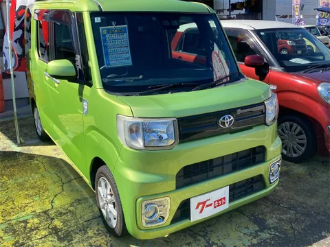 Toyota Pixis Mega