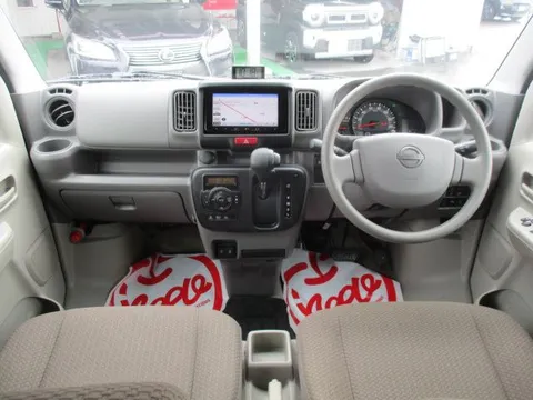 Nissan Clipper Van