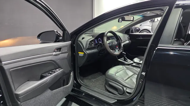 Hyundai Elantra (Avante)