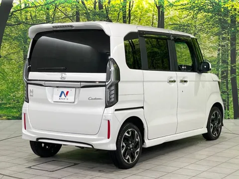 Honda N-BOX Custom