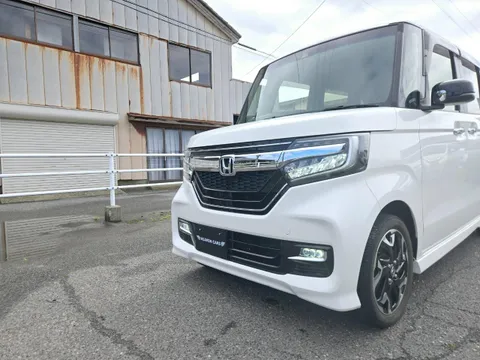 Honda N-BOX Custom