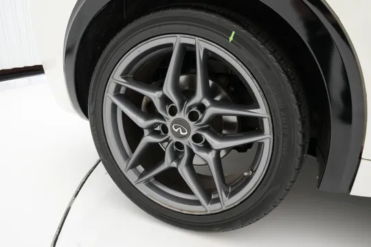 Infiniti Q30