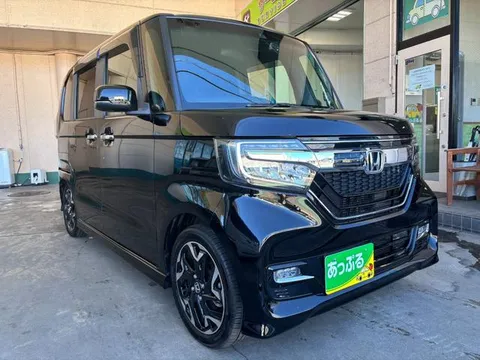 Honda N-BOX Custom