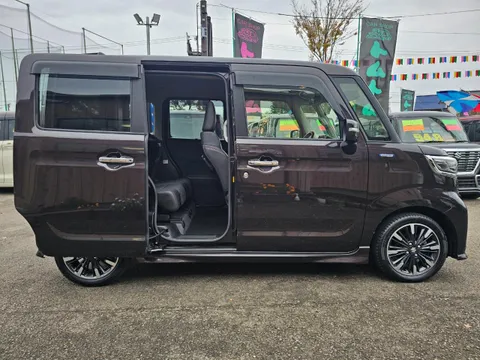 Suzuki Spacia Custom