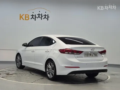 Hyundai Elantra (Avante)