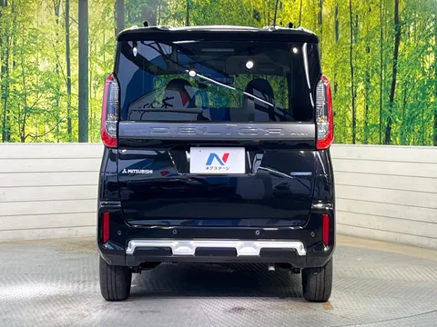 Mitsubishi Delica Mini