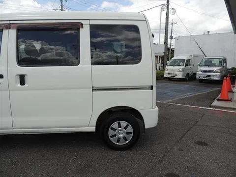 Toyota Pixis Van