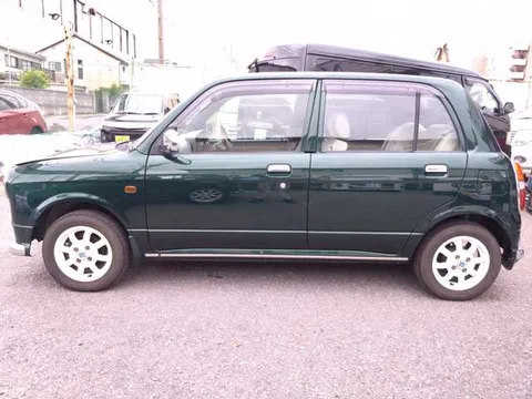 Daihatsu Mira Gino