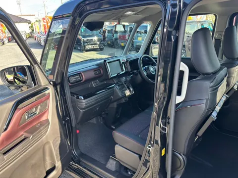Suzuki Spacia Custom