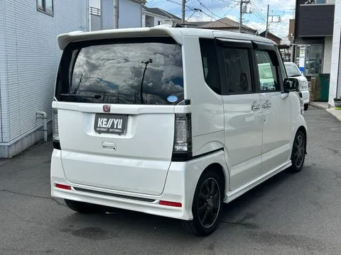 Honda N-BOX Custom