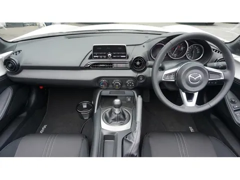 Mazda MX-5 (Roadster)