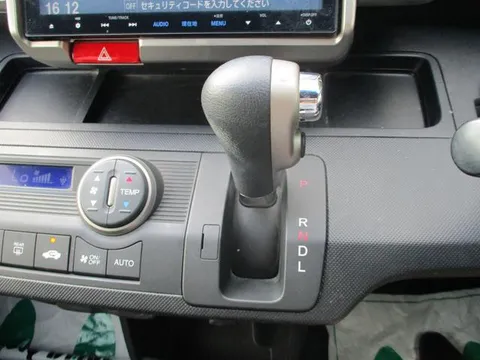 Honda Freed Spike