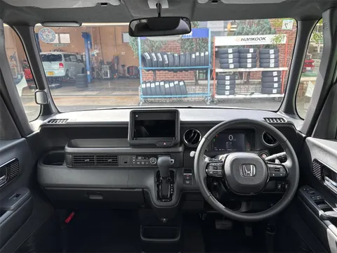 Honda N-BOX Custom