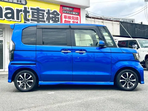 Honda N-BOX Custom