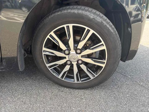 Toyota Pixis Mega