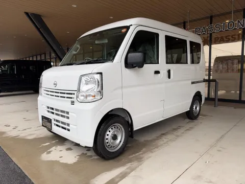 Nissan Clipper Van