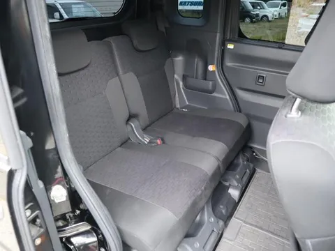 Toyota Pixis Mega