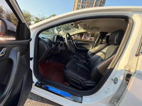 Chery Arrizo 5