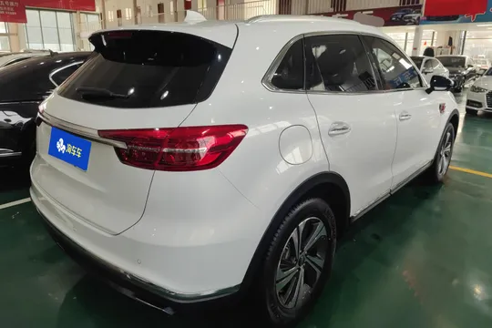 Hongqi HS5