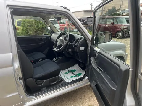 Nissan KIX