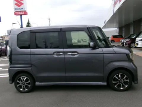 Honda N-BOX Custom