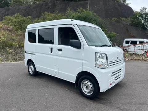 Nissan Clipper Van