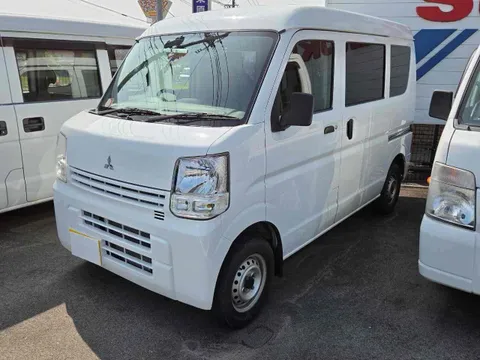 Mitsubishi Minicab Van