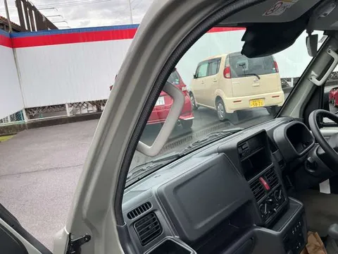 Nissan Clipper Truck