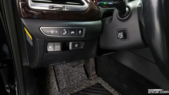 Genesis G90 (EQ900)