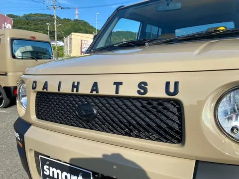 Daihatsu Naked