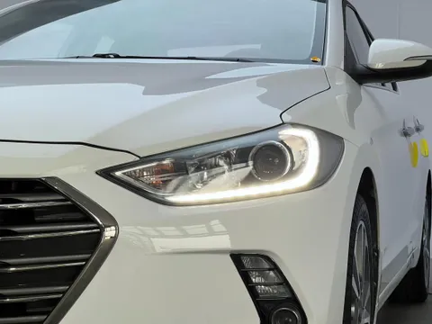 Hyundai Elantra (Avante)