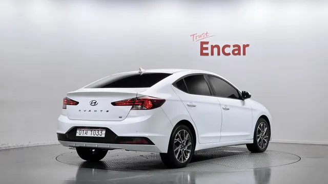 Hyundai Elantra (Avante)