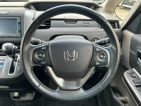 Honda Freed Plus