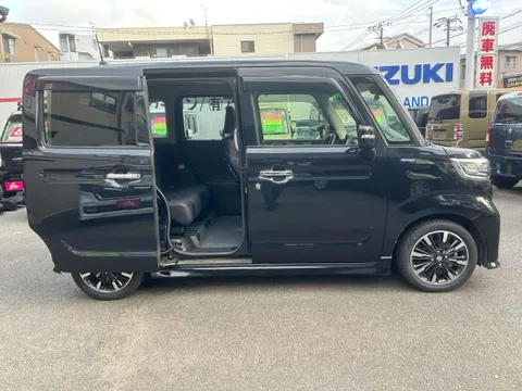 Suzuki Spacia Custom