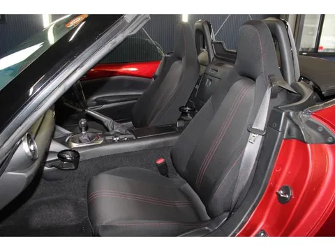 Mazda MX-5 (Roadster)
