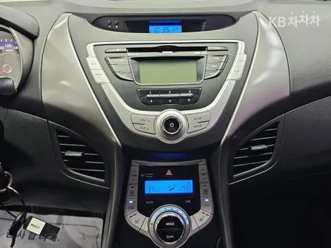 Hyundai Elantra (Avante)