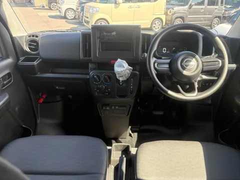 Nissan Clipper Van