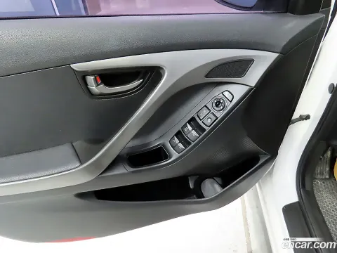 Hyundai Elantra (Avante)