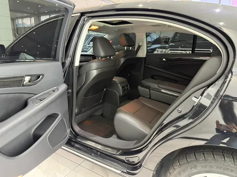 Hongqi H7