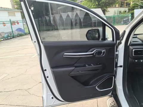 Geely Haoyue