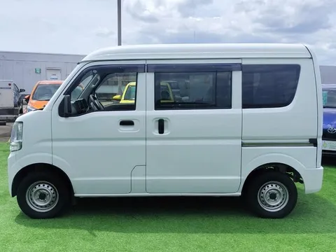 Mitsubishi Minicab Van