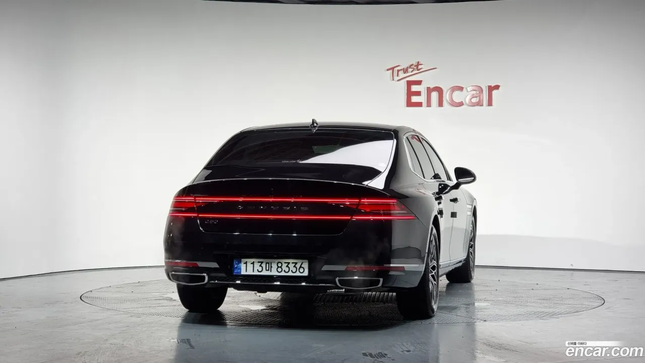 Genesis G90