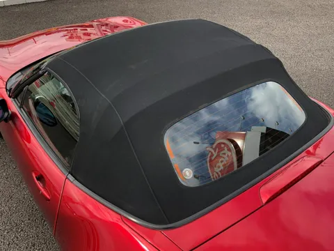 Mazda MX-5 (Roadster)