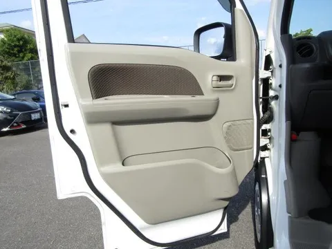 Mitsubishi Minicab Van