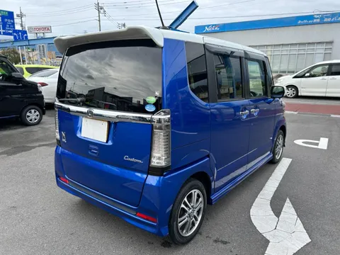 Honda N-BOX Custom