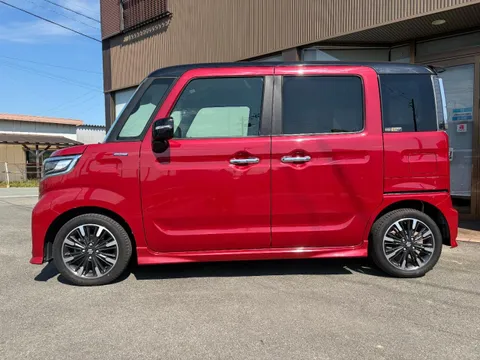 Suzuki Spacia