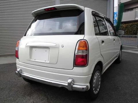 Daihatsu Mira Gino