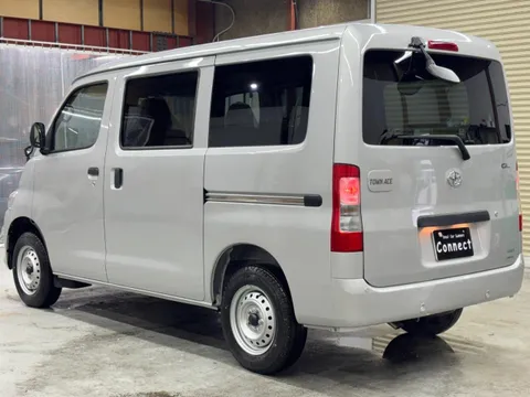 Toyota TownAce Van