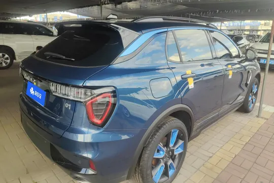 Lynk & Co 01