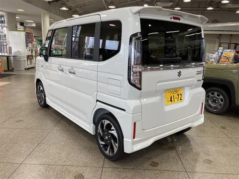 Suzuki Spacia Custom